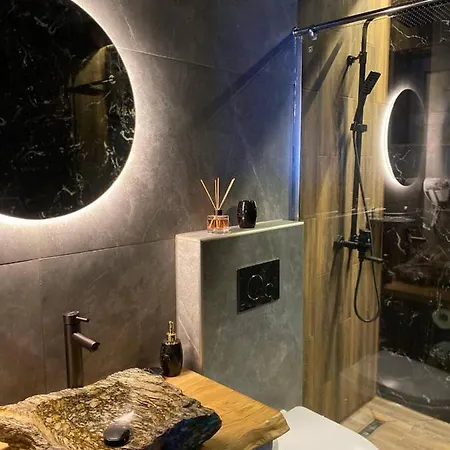 Holiday home Under Sky - з теплим басейном ,чаном-джакузі, панорамною ванною та Playstation 5 *